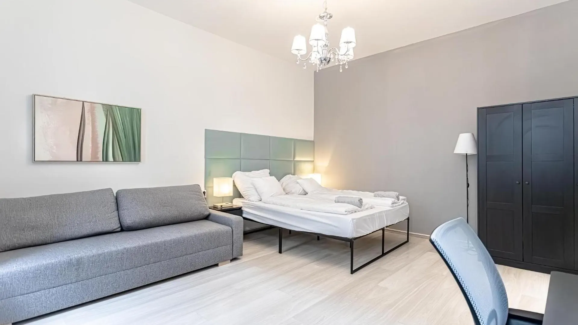 Danube Delight: Elegant Getaway Near Prater Stern Apartment Vienna Austria